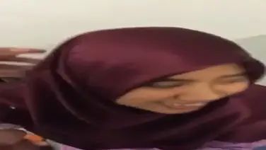 Bokep Hijab Asisten Kantor Dipaksa Main Liar
